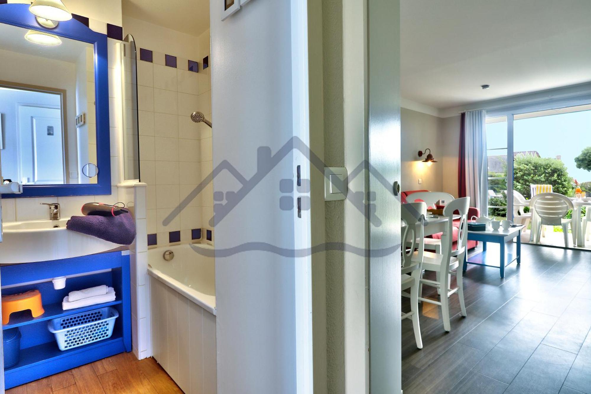 Localise - A06 - Entierement De Plain-Pied Avec Petite Vue Mer - Donnant Sur La Piscine Et Le Jardin - Wifi Inclus - Draps Inclus - Guilvinec المظهر الخارجي الصورة